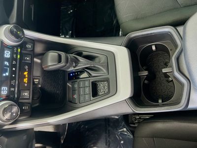 2025 Toyota RAV4 - Photo 25