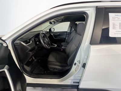 2025 Toyota RAV4 - Photo 10