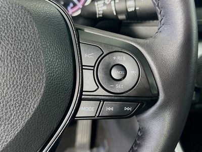 2025 Toyota RAV4 - Photo 18