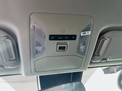 2025 Toyota RAV4 - Photo 20