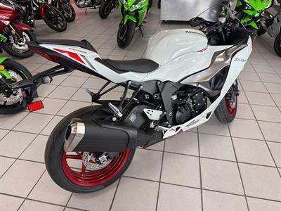 2025 Kawasaki Ninja ZX-6R - Photo 4