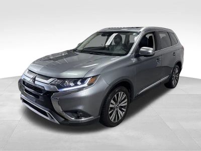 2019 Mitsubishi Outlander — interior view