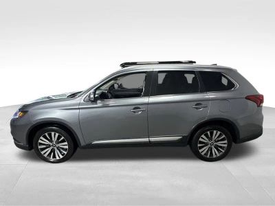 2019 Mitsubishi Outlander — detail view
