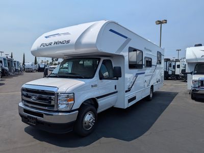 2026 Thor Motor Coach Four Winds — photo 16 view