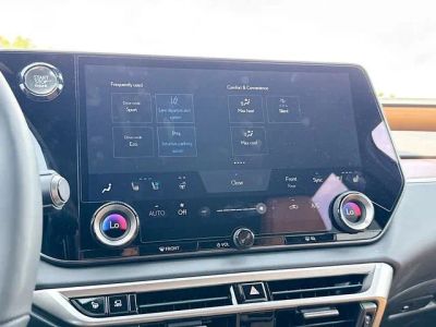2026 Lexus RX — photo 31 view