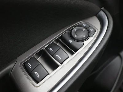 2021 Chevrolet Malibu — photo 12 view