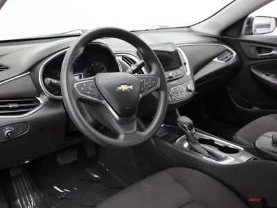 2021 Chevrolet Malibu — photo 11 view