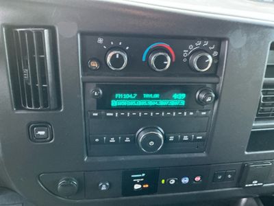 2024 Chevrolet Express Passenger - Photo 9