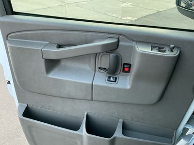 2024 Chevrolet Express Passenger - Photo 8