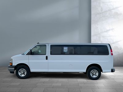 2024 Chevrolet Express Passenger - Photo 7