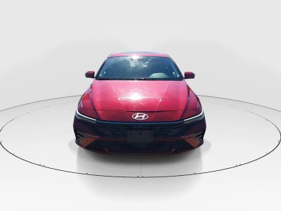 2024 Hyundai Elantra - Photo 2