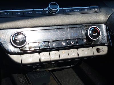 2024 Hyundai Elantra - Photo 18