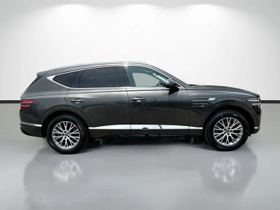 2024 Genesis GV80 — side profile view