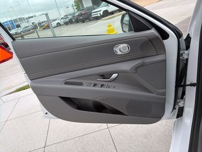 2026 Hyundai Elantra Hybrid — photo 29 view