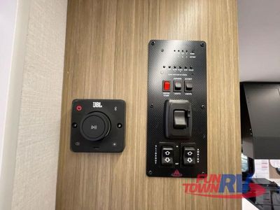 2025 Forest River RV Wildwood X-Lite - Photo 31