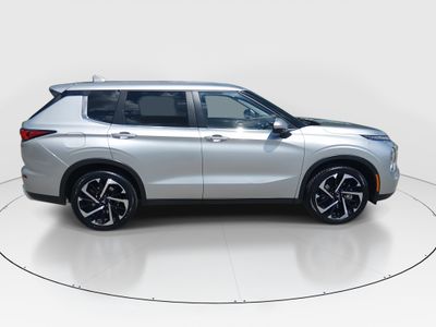 2024 Mitsubishi Outlander - Photo 8