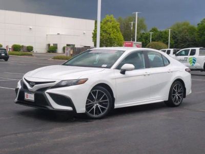 2023 Toyota Camry - Photo 2