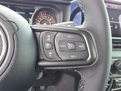 2026 Jeep Gladiator — photo 18 view