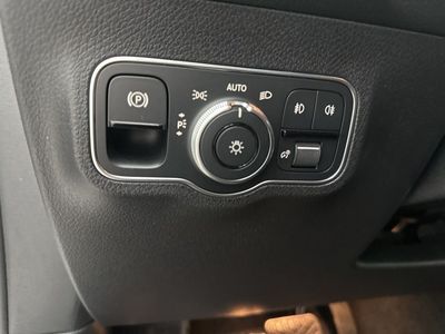 2026 Mercedes-Benz GLB — photo 18 view
