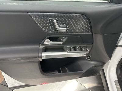 2026 Mercedes-Benz GLB — photo 44 view
