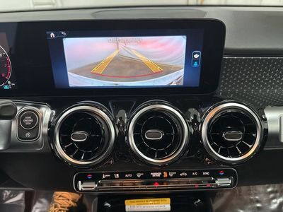2026 Mercedes-Benz GLB — photo 15 view