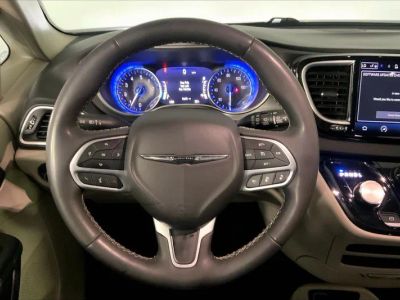 2024 Chrysler Pacifica — detail view