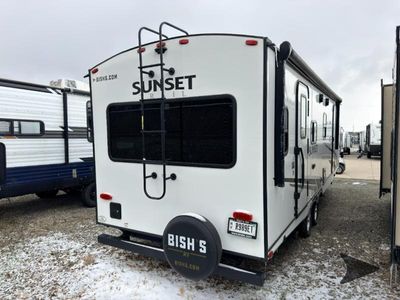 2023 CrossRoads RV Sunset Trail - Photo 2