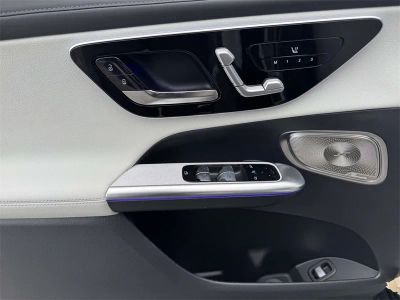 2026 Mercedes-Benz GLC — photo 17 view