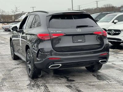 2026 Mercedes-Benz GLC — photo 8 view