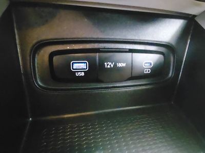 2025 Hyundai Venue — photo 18 view