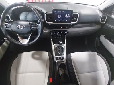2025 Hyundai Venue — photo 24 view