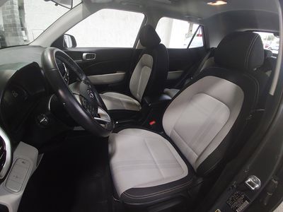 2025 Hyundai Venue — photo 20 view