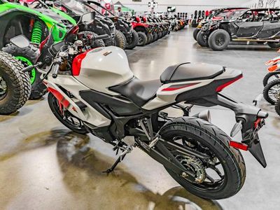 2026 Yamaha YZF-R3 70th Anniversary Edition - Photo 5