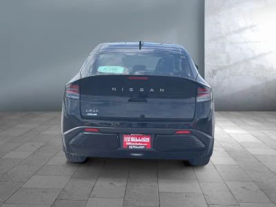 2026 Nissan LEAF — detail view