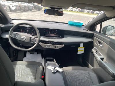 2026 Nissan LEAF — photo 17 view
