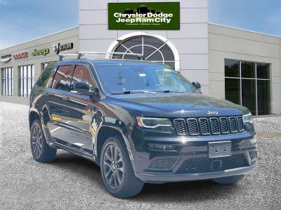 2018 Jeep Grand Cherokee — interior view