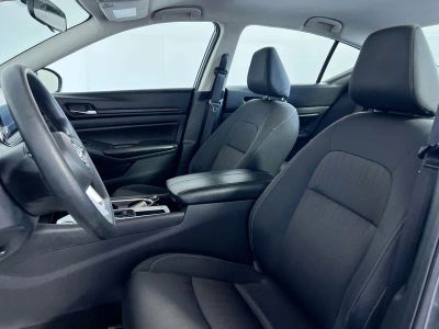 2024 Nissan Altima — photo 12 view