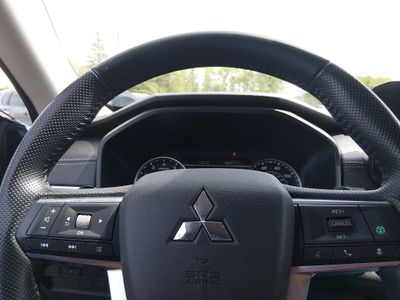 2024 Mitsubishi Outlander - Photo 12
