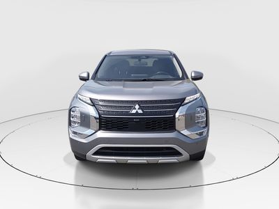 2024 Mitsubishi Outlander - Photo 2