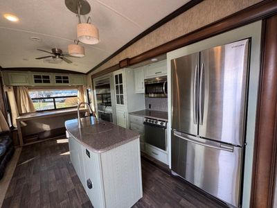 2015 Keystone RV Montana - Photo 14