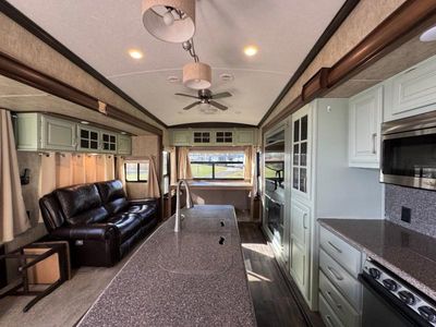 2015 Keystone RV Montana - Photo 15