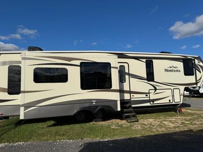 2015 Keystone RV Montana - Photo 6