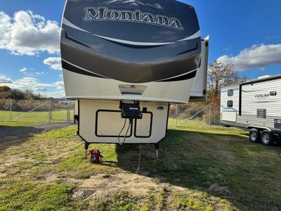 2015 Keystone RV Montana - Photo 3