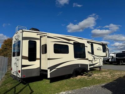 2015 Keystone RV Montana - Photo 5