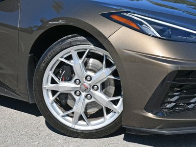 2020 Chevrolet Corvette - Photo 2