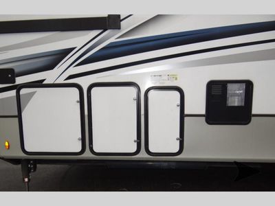 2022 Keystone RV Avalanche - Photo 8