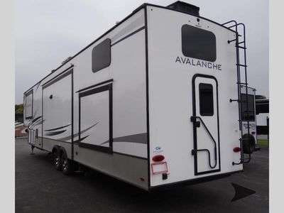 2022 Keystone RV Avalanche - Photo 5