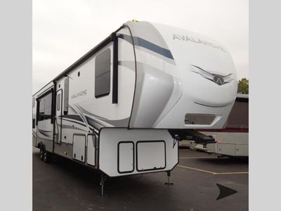 2022 Keystone RV Avalanche - Photo 1