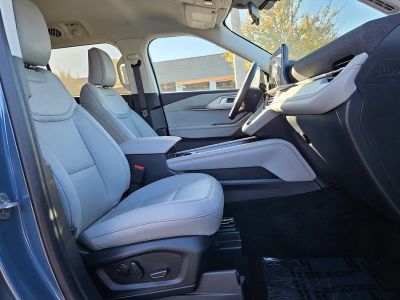 2026 Ford Explorer — photo 29 view