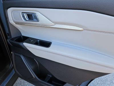 2026 Ford Explorer — photo 26 view